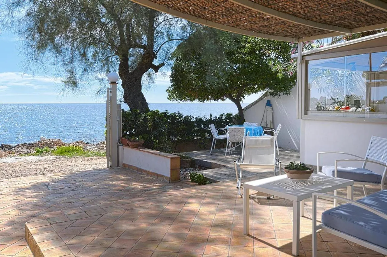 Holiday Home With Sea View In Fontane Bianche