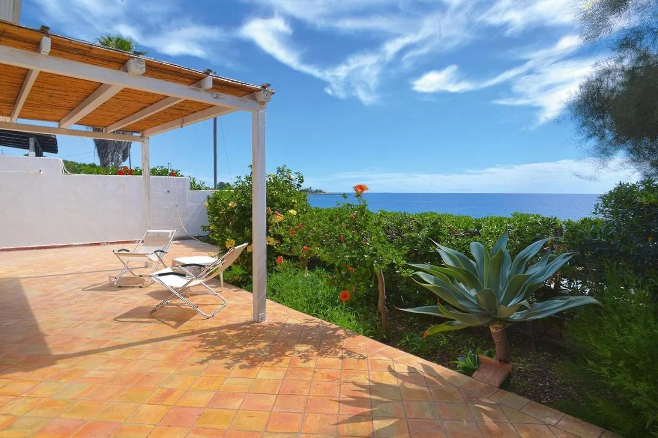 Holiday Home With Sea View In Fontane Bianche 0*,